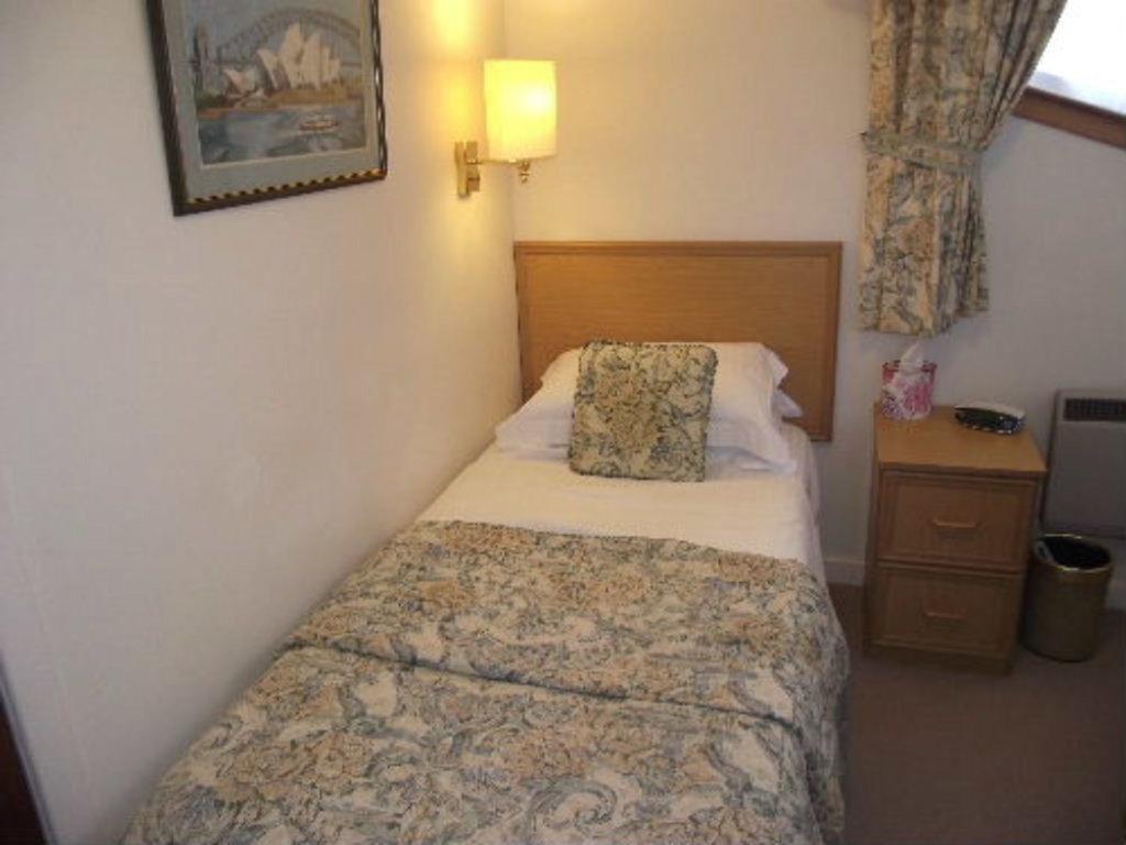 Whin Park Guest House Largs Buitenkant foto