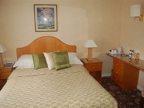 Whin Park Guest House Largs Buitenkant foto